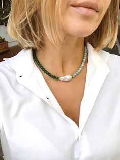 Stylish asymmetric necklace composed of natural gemstones - amazonite, green agate, and beautiful baroque pearl of AAA quality. All metallic parts are gold filled 925 silver. Measures 42 cm. Handmade in Spain. Comes in a gift box. White Baroque Pearl Necklace, Grey Pearl Necklace, Baroque Pearl Necklace, Pearl Choker Necklace, Green Agate, Agate Necklace, Pearl Choker, Short Necklace, Baroque Pearls