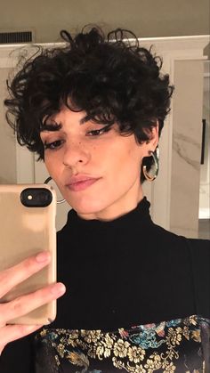 Curly Pixie Long On Top, Short Shaved Curly Hairstyles, Curly Edgy Hairstyles, Very Short Curly Hair Pixie, Short Edgy Haircuts, Short Androgynous Haircut, Mum Hair, Short Wavy Haircuts