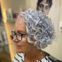 20 Volumizing Short Hairstyles for Women Over 70 with Fine Hair Ideas For Fine Hair, Women In Their 50s, Short Hairstyle Ideas, Best Bob Haircuts, Bob Hairstyles For Fine Hair