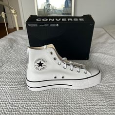 New Never Been Worn In The Box! Beautiful White Leather Converse White Leather Converse High Tops, White Platform Converse Aesthetic, Converse Leather Shoes, White Platform Converse, Rainbow Converse, White Leather Converse, Converse Aesthetic, Converse Platform, Leather Converse