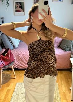 Fun Club Outfits, Funky Going Out Outfits, Y2k Leopard Print Outfit, Leopard Print Top Outfit, Colourful Tops, Leopard Top Outfit, Iconic 2000s, Thrift Style, 2000s Era