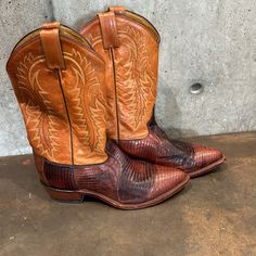 Great Condition Tony Lama Lizard Skin Lowers, Calf Skin Uppers. 12” Shaft. 1.5��” Heel. Brown Western Cap Toe Boots, Lizard Skin, Tony Lama, Cowboy Western, Western Cowboy Boots, Western Boots, Calf Skin, Men's Shoes, Cowboy