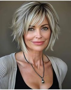 Blonde And Gray Highlights, Gray Hair Bobs Older Women, Shaggy Chin Length Hair, Grey Shag Hairstyles, Wispy Face Framing, 50 Year Old Hairstyles, Choppy Bob Hairstyles For Fine Hair, Short Hair Images, Shaggy Short Hair