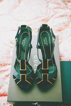 Emerald Green Wedding Shoes Vans Girl, Jewel Tone Wedding, Fabulous Shoes, 여자 패션, Crazy Shoes, Shoe Obsession, Shoe Lover, Gigi Hadid, Gucci Shoes