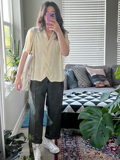 2023 Trouser Outfits, Retro Lesbian Style, Queer Spring Outfits, Masc Style Women Summer, Casual Thrifted Outfits, Gender Neutral Work Outfits, Soft Masc Summer Outfits, Lesbian Button Up Outfits, Masc Date Outfits