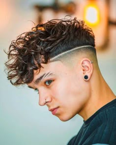 Men's Curly Hairstyles, Trendy We Fryzurach, Curly Hair Fade, Low Fade Haircut, Taper Fade Haircut, Faded Hair, Mens Haircuts Fade, Corte De Cabelo Masculino