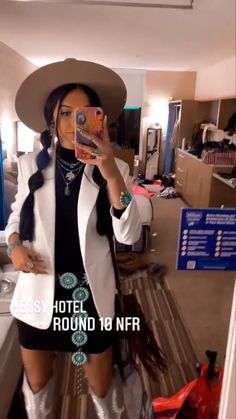 Nfr Outfits For Vegas 2023, Nfr Blazer Outfits, Nfr Daytime Outfits, Nfr Outfits For Vegas Cowgirl Fashion 2022, Nfr Fashion 2022 Vegas, Leather Pants Outfit Western, Nfr Outfits For Vegas Cowgirl Fashion Rodeo, Western Outfits With Blazer, White Fringe Jacket Outfit