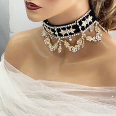 Indulge in timeless elegance with our exquisite Victorian Crystal Choker Necklace, featuring a stunning Black Velvet Collar. Perfect for weddings, formal events, or adding a touch of sophistication to any outfit, this statement piece exudes vintage charm and modern allure. Handcrafted with meticulous attention to detail, each shimmering crystal captures the light beautifully, while the luxurious velvet collar adds a touch of opulence. Elevate your style with this captivating choker, destined to Velvet Collar, Collar Choker, Crystal Choker Necklace, Crystal Choker, Choker Collar, Necklace Statement, Necklace Sizes, Vintage Charms, Ring Necklace