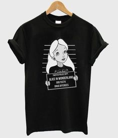 Alice in wonderland Tshirt ZNF08 Punk Disney Princesses, Punk Disney, Disney Princess Jasmine, Disney Alice In Wonderland, Police Dept, Disney Alice, Stylish Boys, Mug Shots, One By One