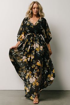 Kimono Maxi Dress, Beautiful Dress Designs, Kimono Sleeves, Maxi Dress Navy, Wedding Fabric, Floral Kimono, Kimono Sleeve, White Maxi Dresses, Navy Floral