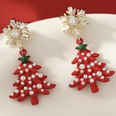 Flower Shape Snow And Red Christmas Tree With Faux Pearl Earrings Christmas Vibes Handmade Christmas Earrings, Red Earrings For New Year's Holiday, Red Holiday Earrings, Resin Christmas Earrings, Cheap Red Holiday Earrings, Red Christmas Holiday Earrings, Novelty Red Christmas Jewelry, Snow Flower, Red Christmas Tree