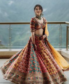 Marwar Couture, Mehandi Outfits, Mehendi Outfit, Haldi Outfits, Sangeet Outfit, Simple Lehenga, Trendy Outfits Indian, Mehendi Outfits, Indian Outfits Lehenga