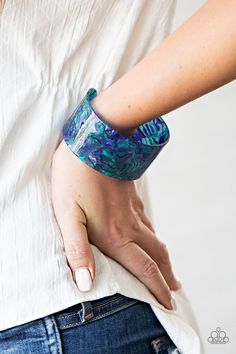 Featuring a retro watercolor pattern, a thick blue acrylic cuff curls around the wrist for an out-of-this-world colorful look. Sold as one individual bracelet. P9ST-BLXX-009XX RELEASED 13 OCT 20 Blue Cuff Bracelet, Retro Watercolor, Bracelets Trendy, Paparazzi Accessories Jewelry, Paparazzi Consultant, Acrylic Bracelet, Pink Acrylics, Paparazzi Accessories, Blue Watercolor