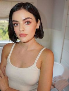 Get Ready: These Are the Fall Hair Colors Every It Girl Will Be Wearing Lucy Hale Haircut, Lucy Hale Makeup, Lucy Hale Hair, Lucy Hale Style, How To Cut Your Own Hair, Lucy Hale, Fall Hair Color, Fall Hair Colors