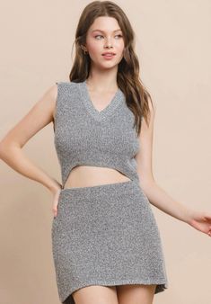 Knit v-neckline cropped top Boutique Homes, Cropped Top, Crop Tops, Boutique, Knitting, Grey