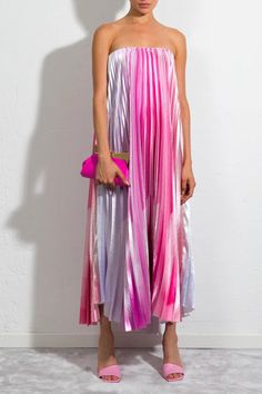 Sara Battaglia plisse dress in pink rainbow. 100% PL Dry Clean Made in Italy Fun Summer Dresses, Maximalist Fashion, Summer Dresses Casual, Ss 2024, Plisse Dress, Sara Battaglia, Engagement Pic, Rare Fashion, Best Summer Dresses