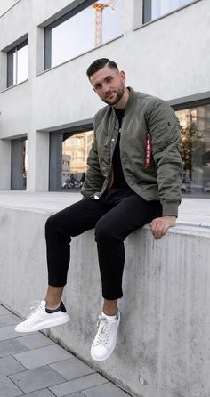 Shirt Outfit Men, Outfit Matching, Mens Leather Pants, Stylish Men Casual, Winter Outfits Men, Winter Jacket Men, Mens Fashion Casual Outfits, Latest Mens Fashion, Mens Fashion Suits