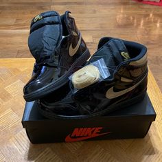 Air Jordan 1 Retro. Black Metallic Gold Men’s Size 11, 11.5 & 12 (New) With Tags In Excellent Condition And Any Questions Or Concerns Please Comment Down Below And Thanks. I Also Have More Clothing Shoes And Accessories For Sale!!!! I Add New Items Weekly!!!!! Black Patent Leather Custom Sneakers With Round Toe, Black Patent Leather Sneakers With Round Toe, Black Casual Custom Sneakers In Patent Leather, Black Jordan Shoes With Translucent Outsole For Streetwear, Black Patent Leather Casual Custom Sneakers, Casual Black Patent Leather Custom Sneakers, Black Jordan Shoes With Air Cushioning For Streetwear, Black Leather Custom Sneakers With Air Cushioning, Black Leather Basketball Shoes With Air Cushioning