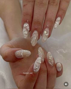 Stingray Nail Designs, Ocean Pearl Nails, White Ethereal Nails, Pearly Nail Designs, Manicure Ideas Wedding, Formal Event Nails, White Fancy Nails, Sea Creature Nails, White Mermaid Nails