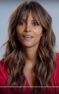 Halle Berry Long Hair, Helle Berry, Vacay Hair, Halle Berry Hairstyles, Jlo Hair, Fav Hairstyles, Spring Haircuts, Balayage Hair Caramel, Hair Spring