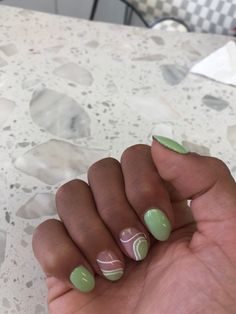 Short Nail Inspo Non Acrylic, Short Squiggly Line Nails, Green Swirl Nails Short, Cute College Nails, Cute Simple Nails Short Natural, Green Spring Nails Short, Light Green Gel Nails Short, Mint Green Nails Ideas, Blue And Green Short Nails