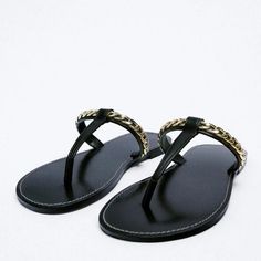 SPECIFICATIONSBrand Name: VIPOLShoes Type: Modern SlippersApplicable Place: outsideUpper Material: PUHeel Height: Low (1cm-3cm)Origin: Mainland ChinaCN: GuangdongSeason: SummerHeel Type: Flat withItem Type: slippersModel Number: Flat Flip Flops Women BrandFashion Element: CHAINDepartment Name: ADULTOutsole Material: RubberWith Platforms: YesPlatform Height: 0-3cmStyle: ConciseInsole Material: PUPattern Type: SolidFit: Fits true to size, take your normal sizeLining Material: PUPopular elements: m