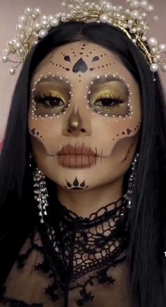 Skeleton Makeup Day Of The Dead, Catrina Make Up Maquillaje, Pretty Day Of The Dead Makeup, Day Of The Day Makeup, Half Dia De Los Muertos Makeup Ideas, Katrina Makeup La Catrina, Skull Makeup With Rhinestones, Skeleton Makeup With Gems, Half Face Catrina Makeup