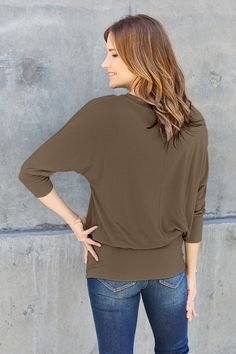 Introducing the Mocha Batwing Sleeve Top. a perfect blend of comfort and style. This top features a relaxed fit with batwing sleeves. providing a chic and effortless look. Made from a blend of rayon and spandex. it offers a slightly stretchy and comfortable fit. Ideal for casual outings. this top pairs well with jeans or skirts for a stylish ensemble.Features: Relaxed batwing sleeves Sheer: Opaque Stretch: Slightly stretchy Comfortable and stylish design Size & Fit: Size: S. M. L. XL. 2XL. 3XL F Curvy Maxi Dress, Cocktail Dress Curvy, Curvy Skirt, White Jumpsuit Dress, Curve Hugging Dress, Batwing Sleeve Top, Batwing Sleeve Blouse, Formal Wear Dresses, Curvy Shorts