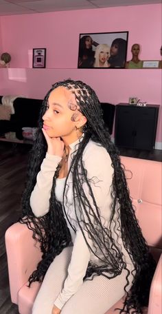 Small Boho Braids, Small Boho Knotless Braids, Knotless With Curls, Cute Weave Hairstyles, Big Box Braids Hairstyles, Mode Zara, Tutorial Ideas, Braided Hairstyle, Cute Braided Hairstyles