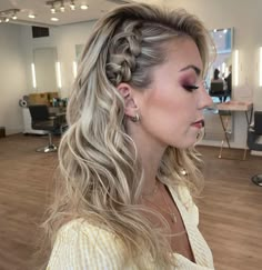 Adding a side braid & pinning behind length adds the perfect interest without being too elaborate.