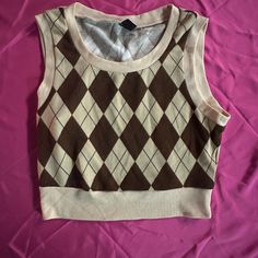 Never Worn Size M But Fits Like A Small Plaid Fitted Crop Top Casual Style, Fitted Plaid Crop Top Casual Style, Fitted Plaid Crop Top, Shein Preppy, Preppy Sweater Vest, Checkered Sweater Vest, Denim Halter Top, Winter Cottagecore, Red Tube Top