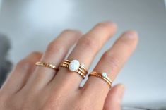 Золотое Опаловое Кольцо Овальное Опаловое Кольцо Изысканное | Etsy Казахстан Gold Opal Stackable Ring With Oval Shape, Oval Opal Stackable Rings, Stackable Oval Opal Rings, Dainty Opal Ring, Oval Opal Ring, Gold Opal Ring, Ring Opal, Opal Ring Gold, Ring Oval