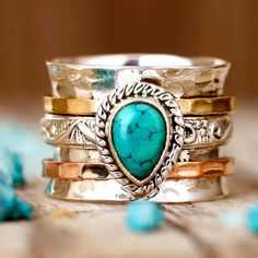 Wide band fidget ring with teardrop Turquoise stone. Tri color ring Made of sterling silver, copper and gold brass. Tri Color Ring, Silver Boho Jewelry, Spiny Oyster Turquoise, Oyster Turquoise, Fidget Rings, Silver Spinner Rings, Southwest Style