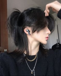 Asian Hair Inspiration, Fesyen Rambut Pendek, Tomboy Haircut, Hair Tomboy, Tomboy Hairstyles, Short Hair Tomboy, Hair Style Korea, Hair Inspiration Short, Trendy Hairstyle