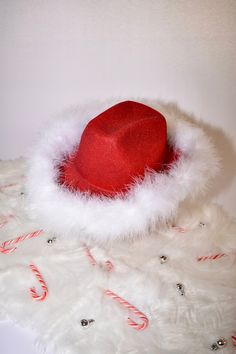 Santa Baby Christmas Cowgirl Hat Christmas Decor - Etsy Glitter Hat, Bachelorette Hats, Preppy Gifts, Bridal Invitations, Chapeau Cowboy, Bridal Hat, Festival Hat, Cowboy Christmas, Cowgirl Hat