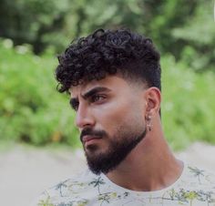 Oval Face Curly Hairstyles, Short Hair Mens, Face Shape Hairstyles Men, Round Face Curly Hair, Mens Haircuts Thick Hair, Oval Face Men, Oblong Face Hairstyles