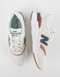 NEW BALANCE 997H Womens Shoes - WHT/NVY | Tillys New Balance 997h Women Outfit, New Balance 997h Women, New Balance 997h, Flannel Sweatshirt, Lug Sole Boots, Fresh Shoes, Mens Trends, Women Outfit, Boy Tees