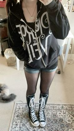 Knee High Converse Outfit, High Converse Outfit, 2010 Outfits, Knee High Converse, High Converse, Date Outfit Ideas, 2010s Aesthetic, Punk Style Outfits, Trashy Outfits