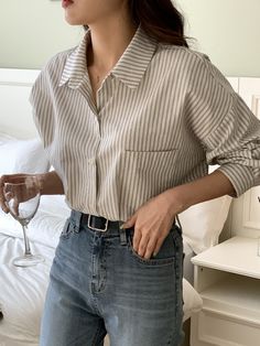 Striped Long Sleeve Outfit, Striped Blouse Outfit, Asian Style Clothes, Drop Shoulder Blouse, Outfits With Striped Shirts, Vertical Striped Shirt, Drop Shoulder Shirt, Long Sleeve Outfits