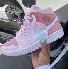 Sepatu Air Jordan, Nike Shoes Women Fashion, Pink Jordans, Nike Shoes Girls, Dr Shoes, Preppy Shoes, Jordan Shoes Girls, Jordan Shoes Retro