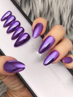 Purple Chromatic Nails, Purple Mirror Nails, Lilac Chrome Nails, Nails Violet, Nail Art Mariage, Purple Chrome Nails, Cute Almond Nails, Emerald Nails, Purple Mirror