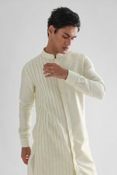 India Fashion Men, Stylish Boy Clothes, Mens Indian Wear, Plain Yellow, Stylish Men Wear, Yellow Kurta, Indian Groom Wear