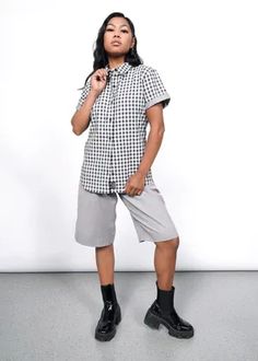 The best-selling Wildfang shirt in an exclusive seasonal print. This wardrobe go-to has a slightly tailored fit, with the perfect amount of roominess for maximum comfort and minimal gapping. Size up for a more relaxed look. Gender Neutral Clothes, Blue Weave, Black Poppy, Navy Gingham, Tailored Shorts, Gingham Check, Short Sleeve Button Up, Drawstring Pants, Style Board