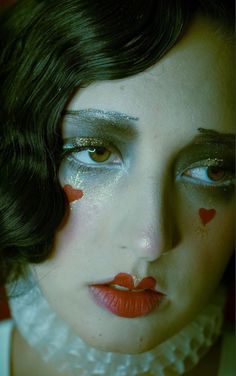 The Nutcracker Makeup, Campy Makeup Looks, Circus Makeup Pretty, Vintage Circus Makeup, Heart Makeup Aesthetic, Clown Makeup Red, Clown Editorial, Heart Clown Makeup, Circus Inspired Outfit