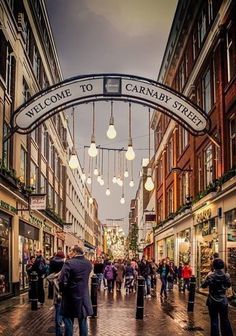 London Shopping Street, Carnaby Street London, Oxford Street London, Artist Website, London Places, London Town