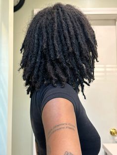 medium long locs aesthetic Starter Locs Aesthetic, Black Locs Aesthetic, Long Locs Aesthetic, Long Black Locs, Women Dreads Black Hairstyles, Uneven Locs, Loc Accessories Black Women, Faux Sister Locs, Cinnamon Locs