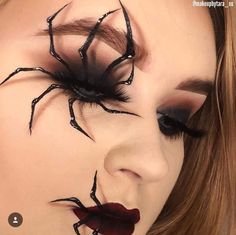 Halloween Face Makeup Spider Web, Easy Halloween Makeup Looks Simple, Spider Look Makeup, Cobweb Makeup Halloween, Spider Mouth Makeup, Spider On Face Makeup, Spider Eye Makeup Halloween, Spider Face Makeup, Spider Makeup Looks