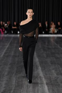 Men’s Evening Wear, Men Heels Outfit, Ss24 Fashion Runway, High Fashion Men Outfits, Couture Fashion Men, Men’s High Fashion, Mens Haute Couture, All Black Outfit Men Street Styles, Male Runway Models