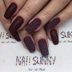 Nails Design Matte, Nye Nail Art, Dark Color Nails, Gem Nail Designs, Burgundy Nail Designs, Nye Nails, Chic Nail Designs, Pink Nail Colors, Chic Nail Art