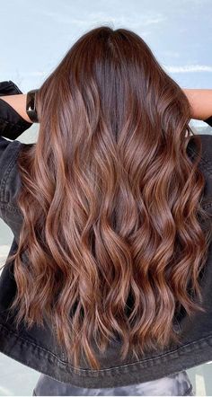 Melted Caramel, Reddish Brown Hair Color, Cinnamon Hair Colors, Copper Brown Hair, Brown Hair Trends, Brown Hair Color Shades, Cinnamon Hair, Rambut Brunette, Reddish Brown Hair